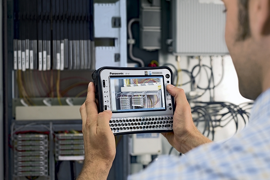 IT & Communications IT & Communications